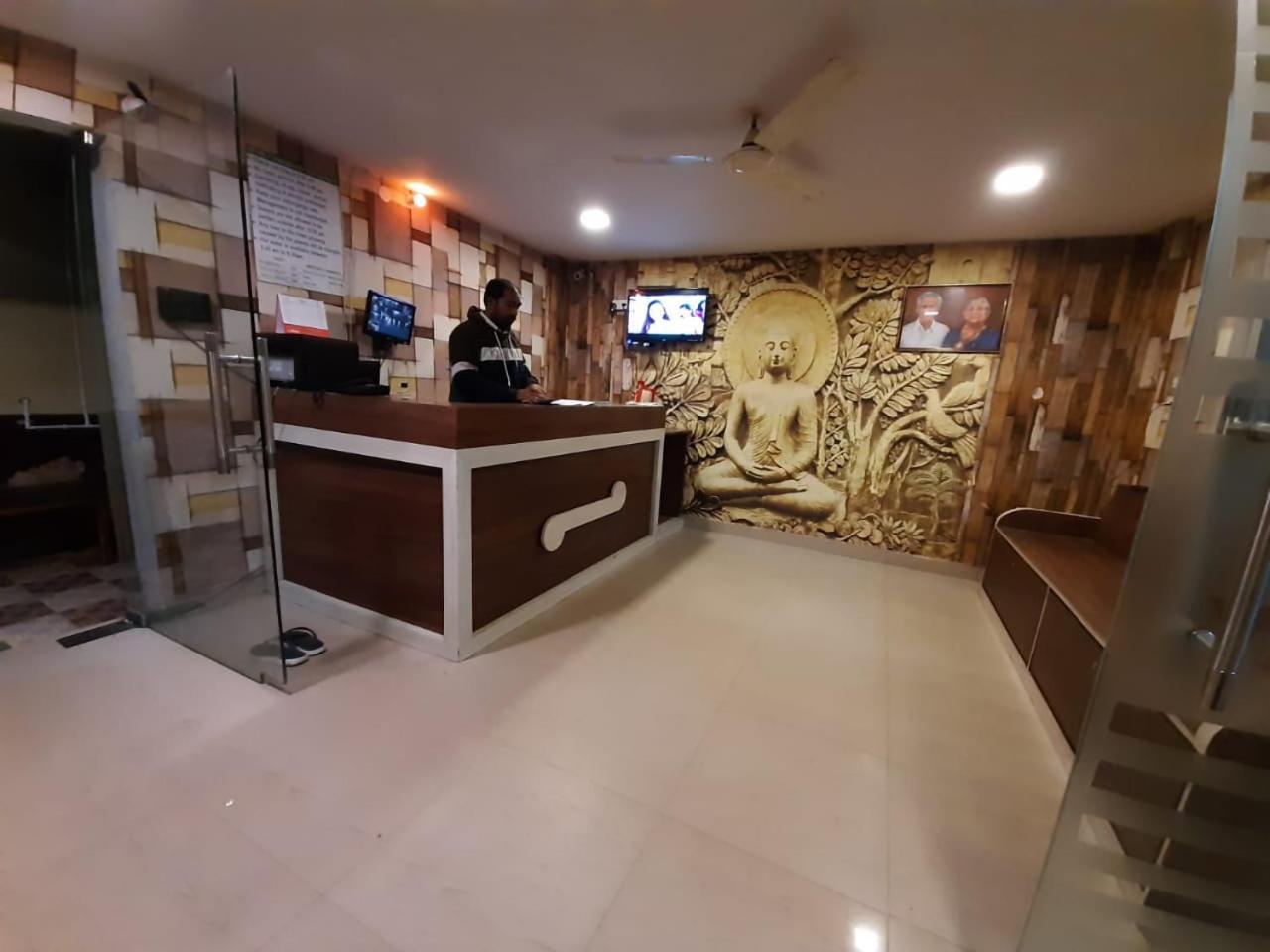Hotel Vashishta Inn Paderu Dış mekan fotoğraf